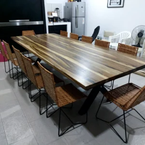 Mesa Madera Guayubira base de hierro