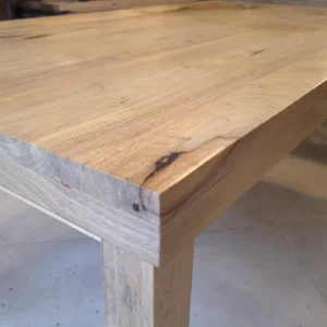Mesa Breyo con base de madera