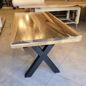 Mesa Guayubira con base X y regrueso